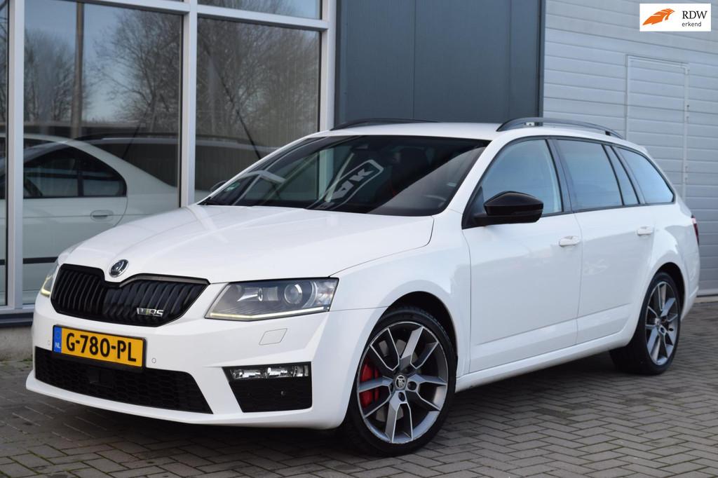 Skoda Octavia Combi 2.0 TDI RS | Kuipstoelen | DSG | Navi |, Auto's, Skoda, Euro 5, Zwart, 4 cilinders, Wit