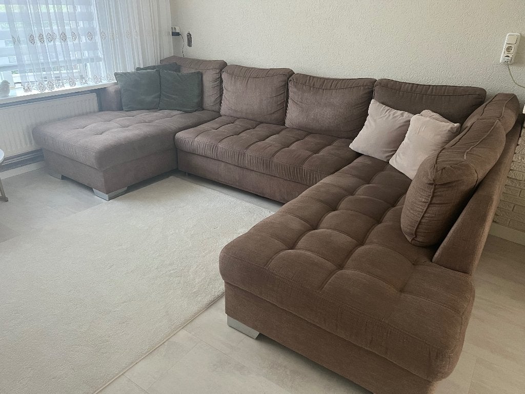 Comfortabele bruine hoekbank met chaise longue, Ophalen, 250 tot 300 cm, Gebruikt, Modern en comfortabel