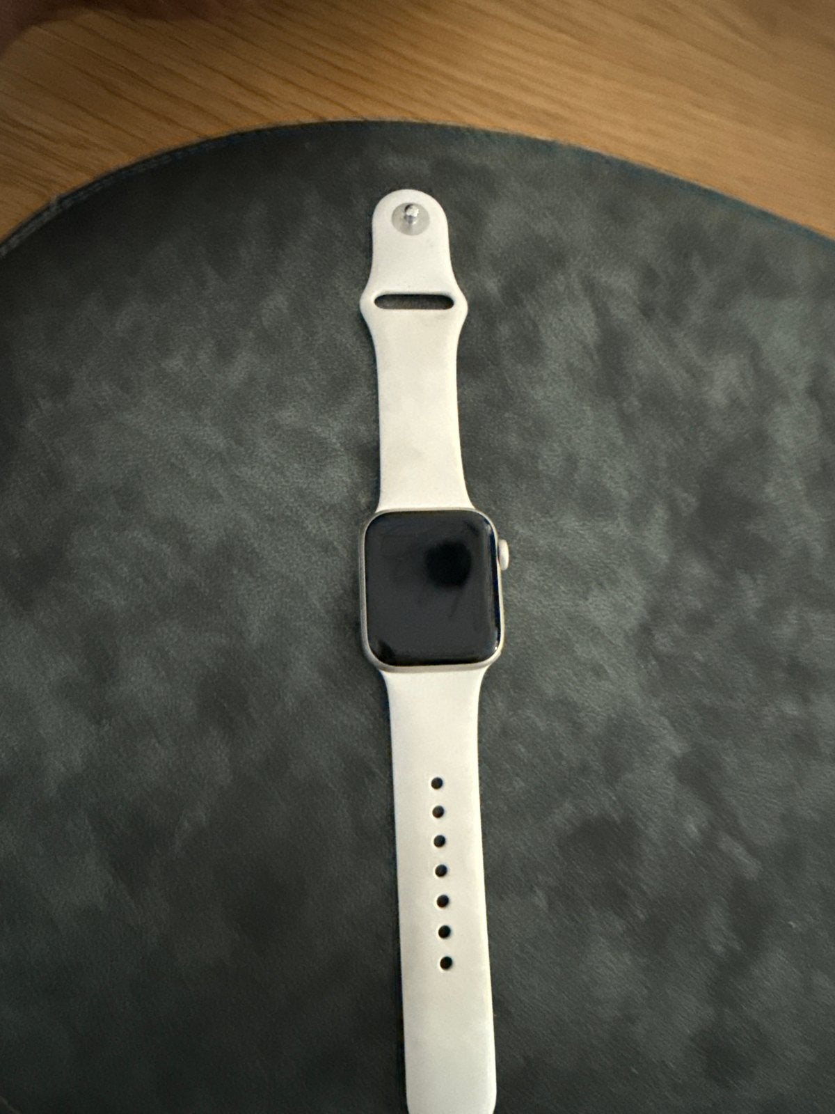 Apple Watch Series 4 44mm Zilver met Wit Sportbandje, Sieraden, Tassen en Uiterlijk, Smartwatches, Ophalen, Wit, IOS, Waterdicht
