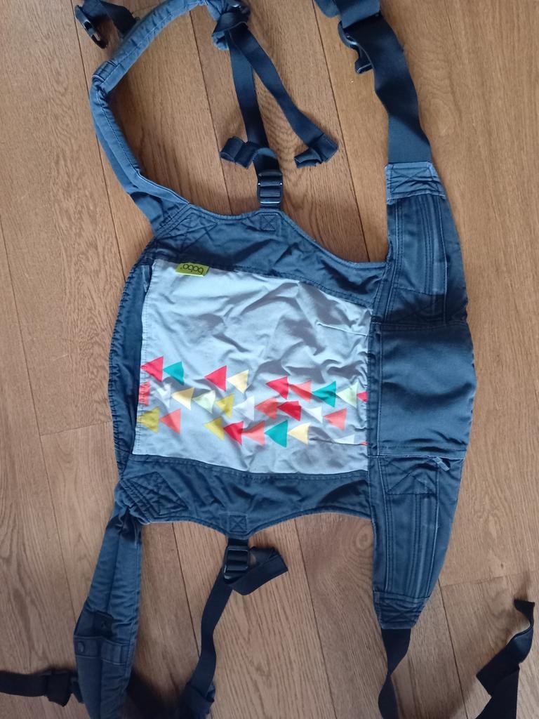 Boba draagzak zwart met grijs en gekleurde driehoekjes, Ophalen, Buik of Rug, Draagzak, Overige merken