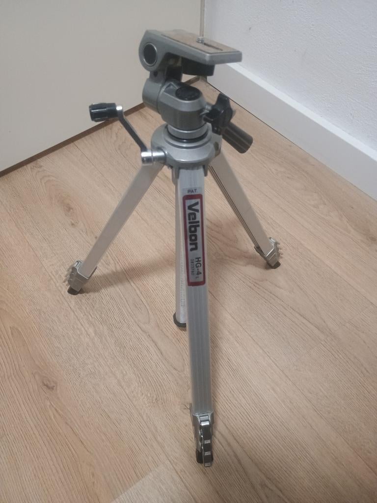 Velbon HG-4 statief (tripod) in perfecte staat (Vintage), Zo goed als nieuw, 150 tot 175 cm, Met balhoofd, Ophalen of Verzenden