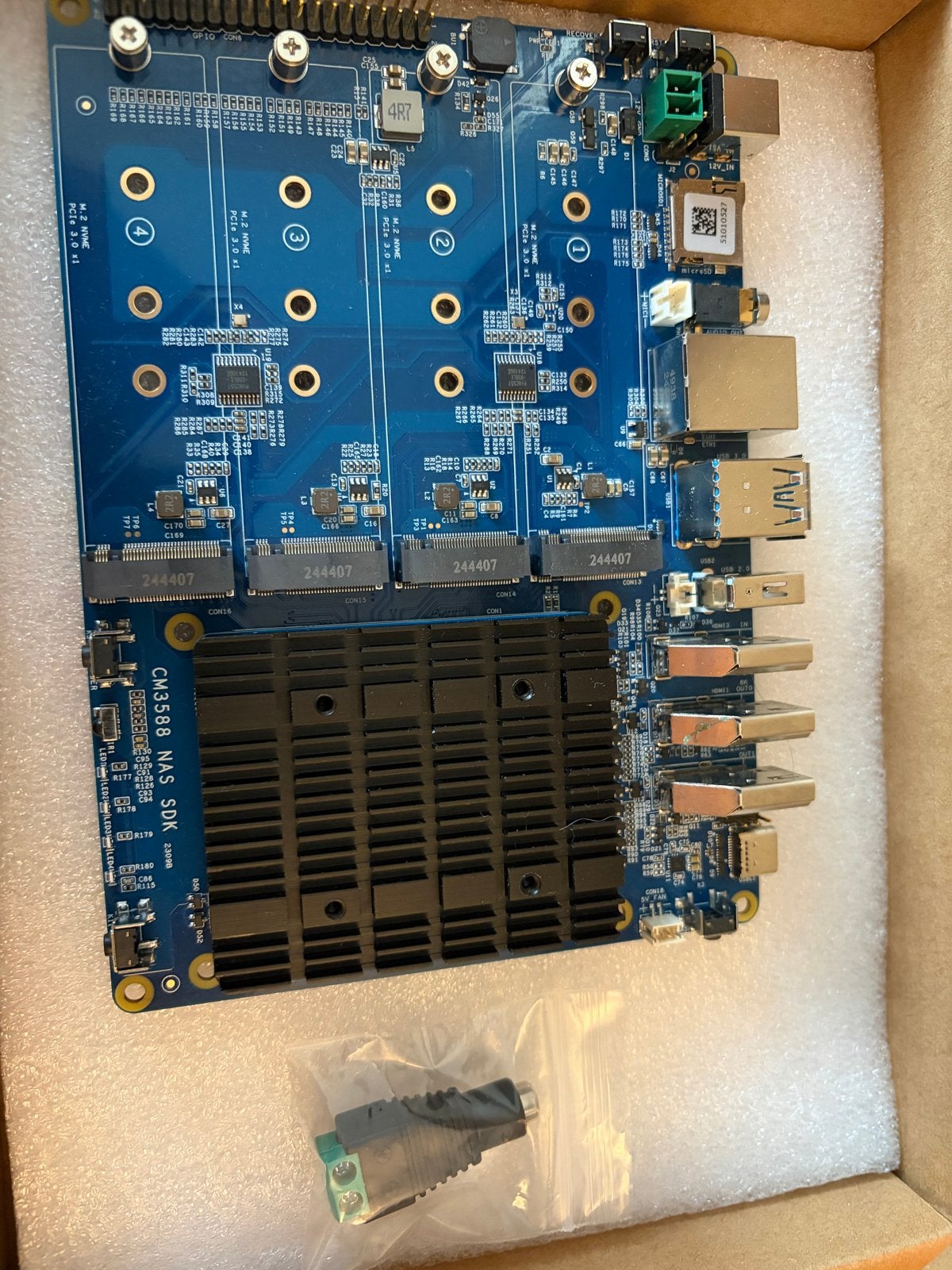 CM3588 plus NAS SDK 16+64G met AC Adapter, Computers en Software, NAS, Nieuw, Ophalen of Verzenden
