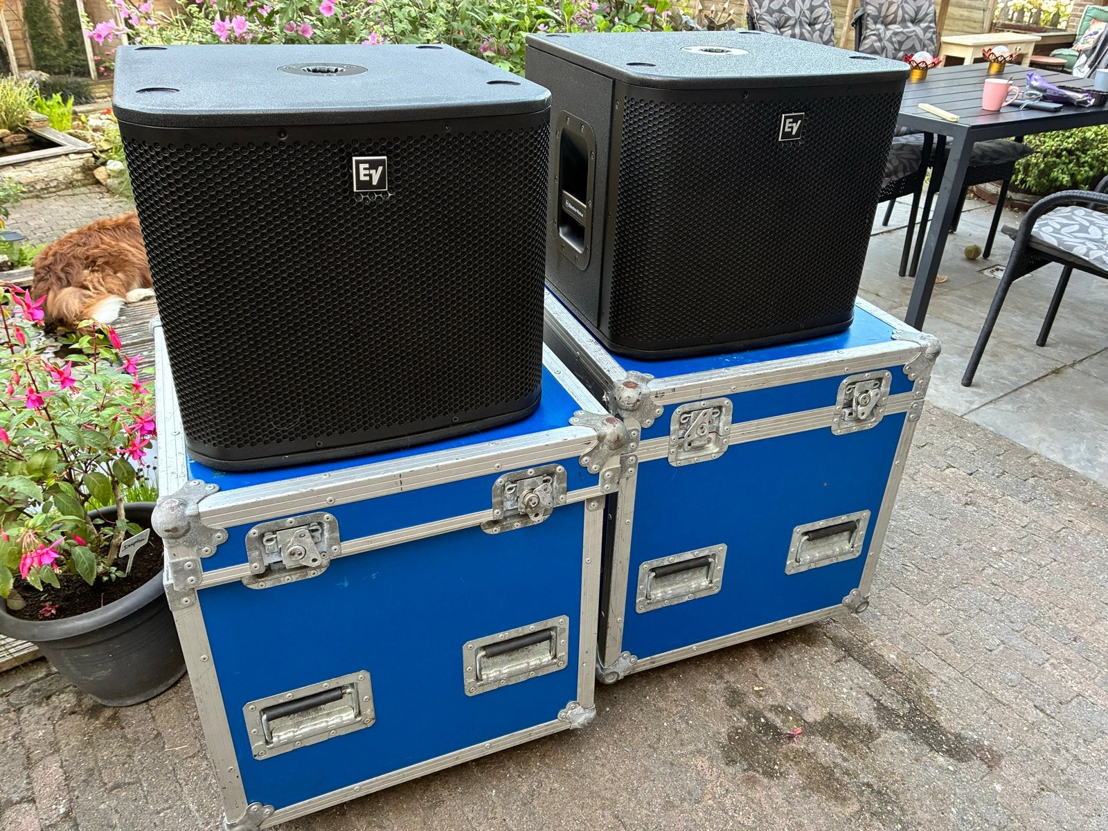 Electro Voice ZXA1 SUB actieve subwoofer 700W incl cases, Gebruikt, Subwoofer, Basreflex, Ophalen