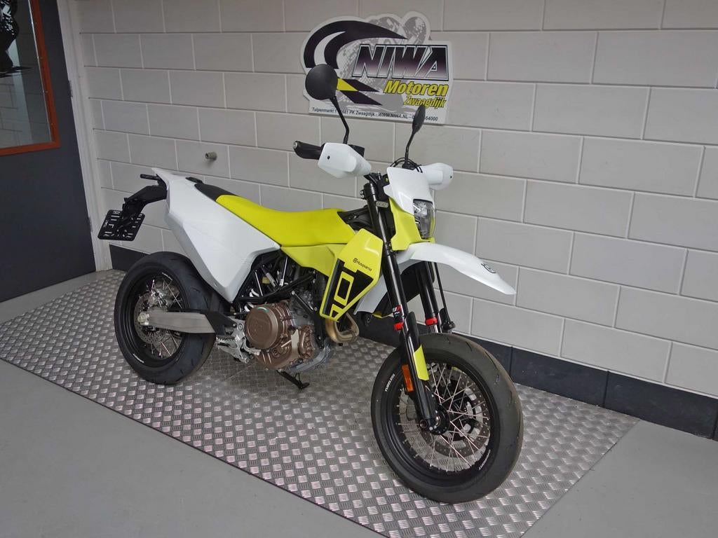 HUSQVARNA 701 SUPERMOTO, 693 cc, Motorrijbewijs A, Bedrijf, Onbekend