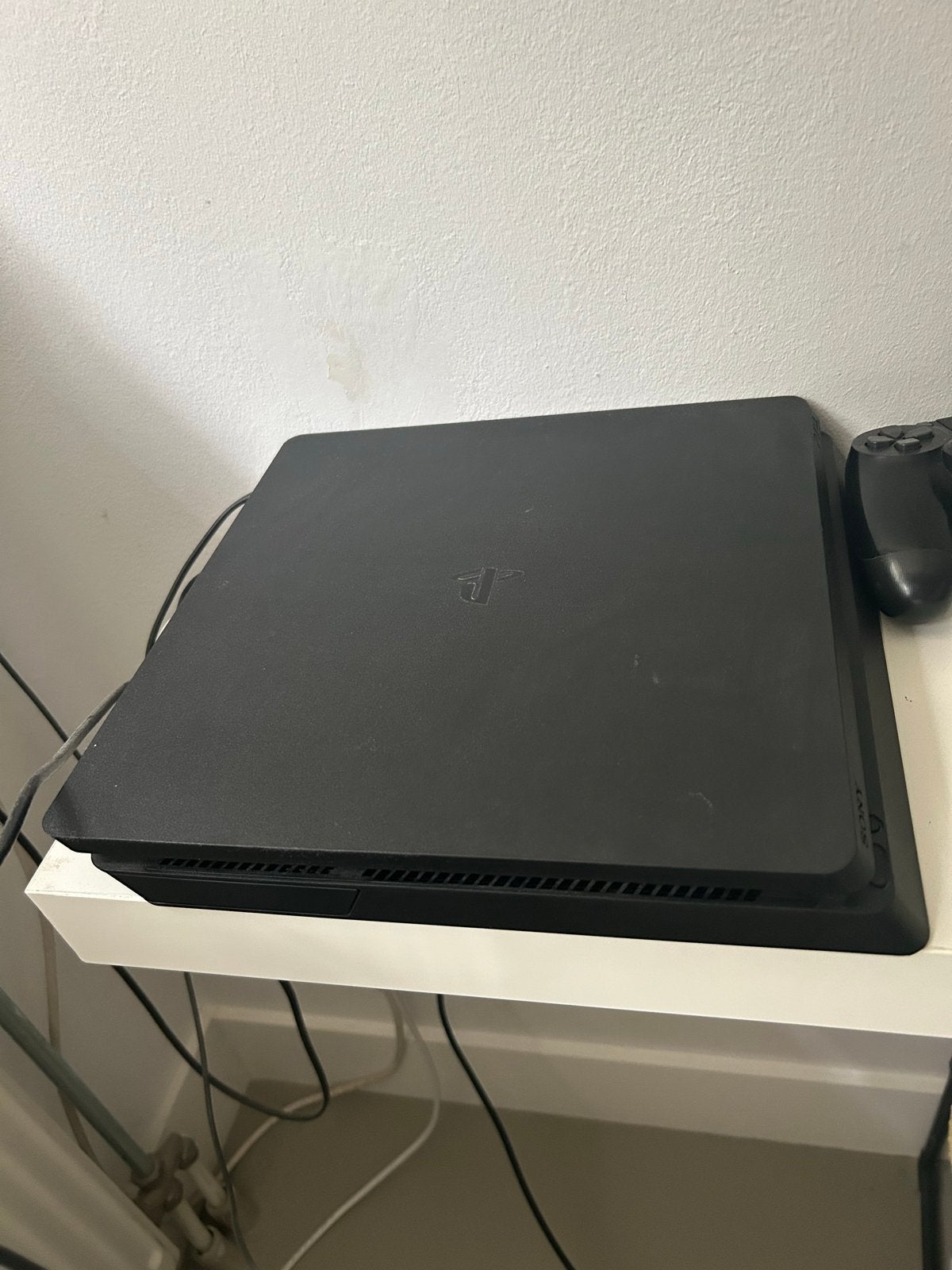 PlayStation 4 Slim met 3 controllers en 5 games, Ophalen of Verzenden, Zo goed als nieuw, Met 3 controllers of meer, Slim