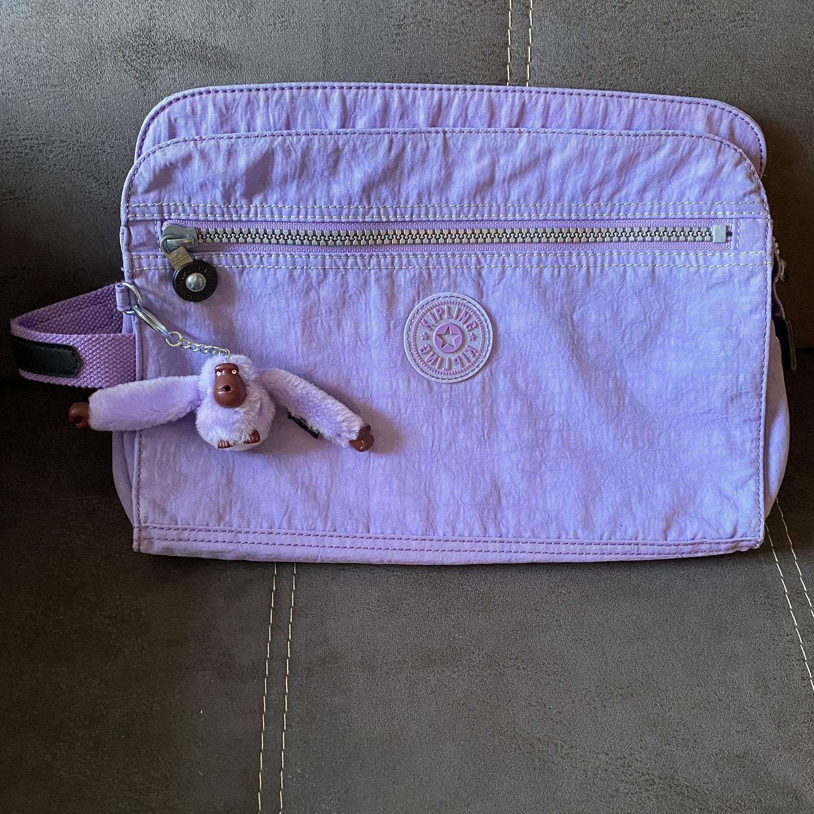 KIPLING LILA TOILETTAS  + HANDGREEP, Ophalen of Verzenden, Gebruikt, Paars, Heer of Dame