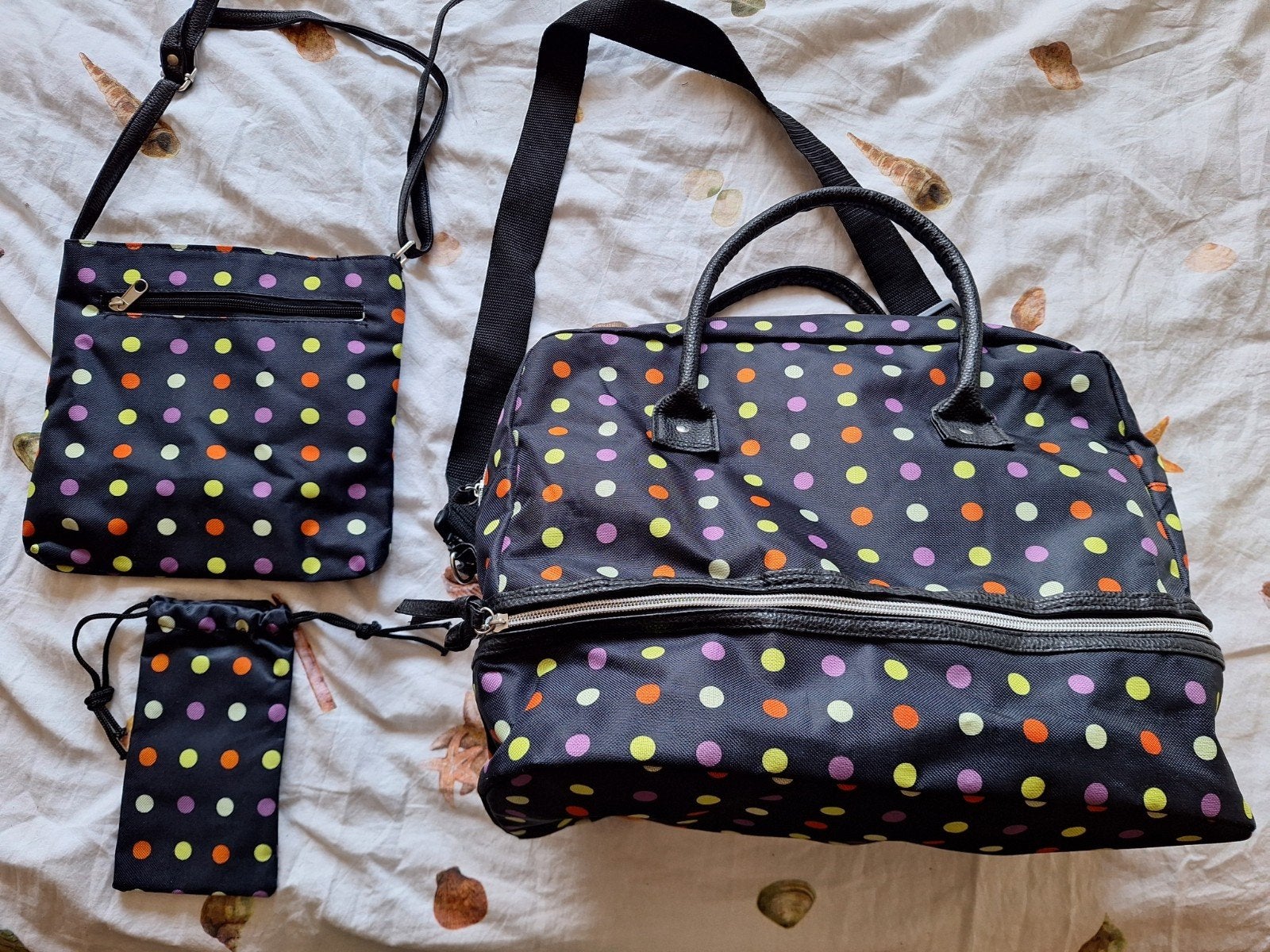 Tassenset kleurrijke dots nieuw, 30 cm of meer, Overige kleuren, Minder dan 40 cm, Ophalen of Verzenden