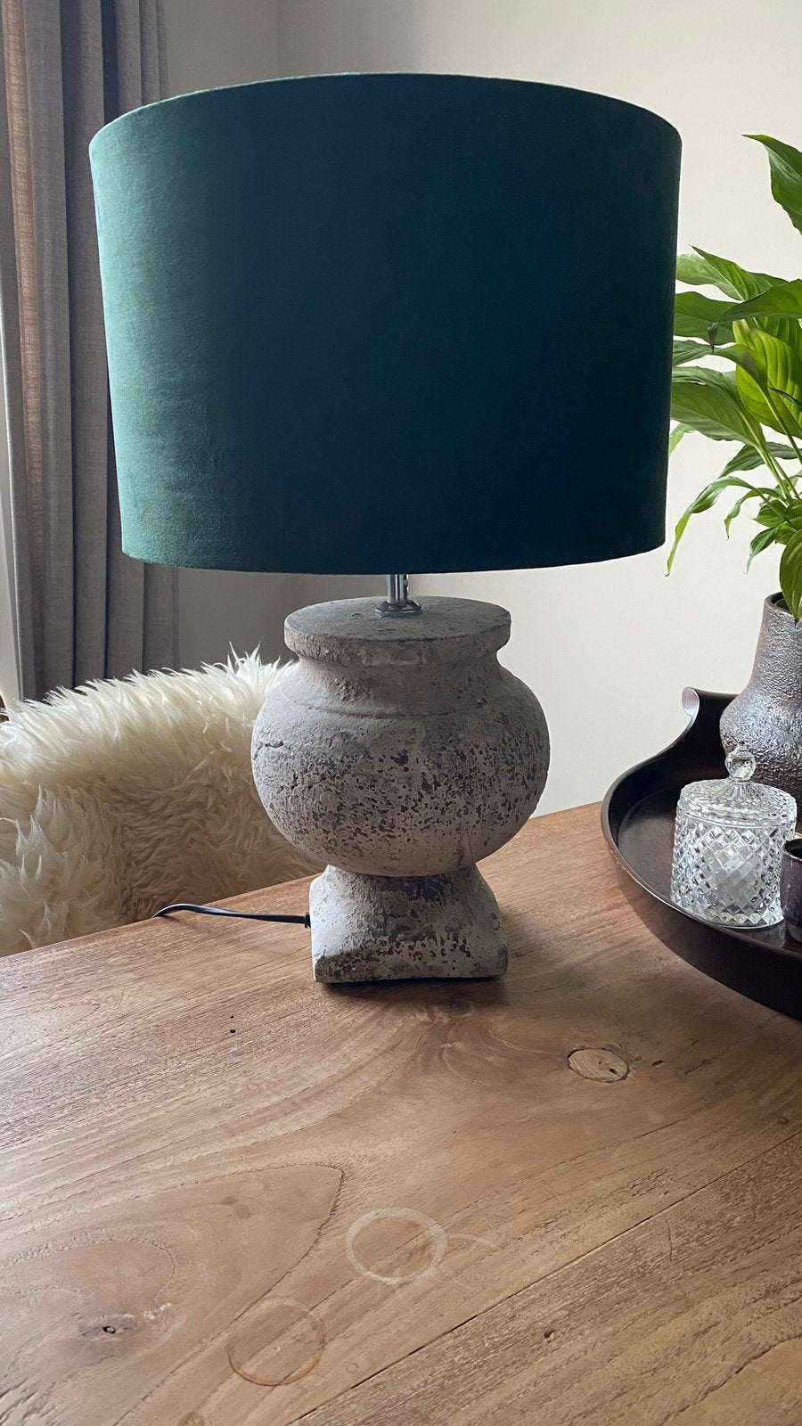 Prachtige aardewerk kruiklamp met groene velvet kap., Ophalen, Zo goed als nieuw