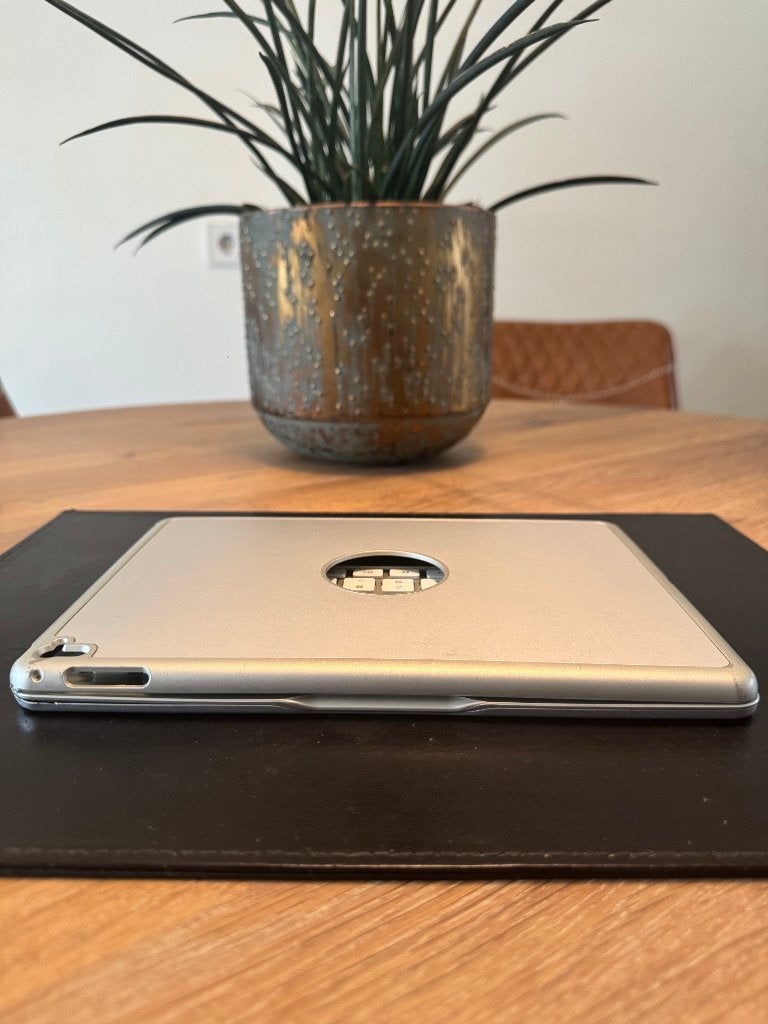 Foto 3 van Toetsenbord iPad Air 2 / iPad Pro – Note Kee – Grijs