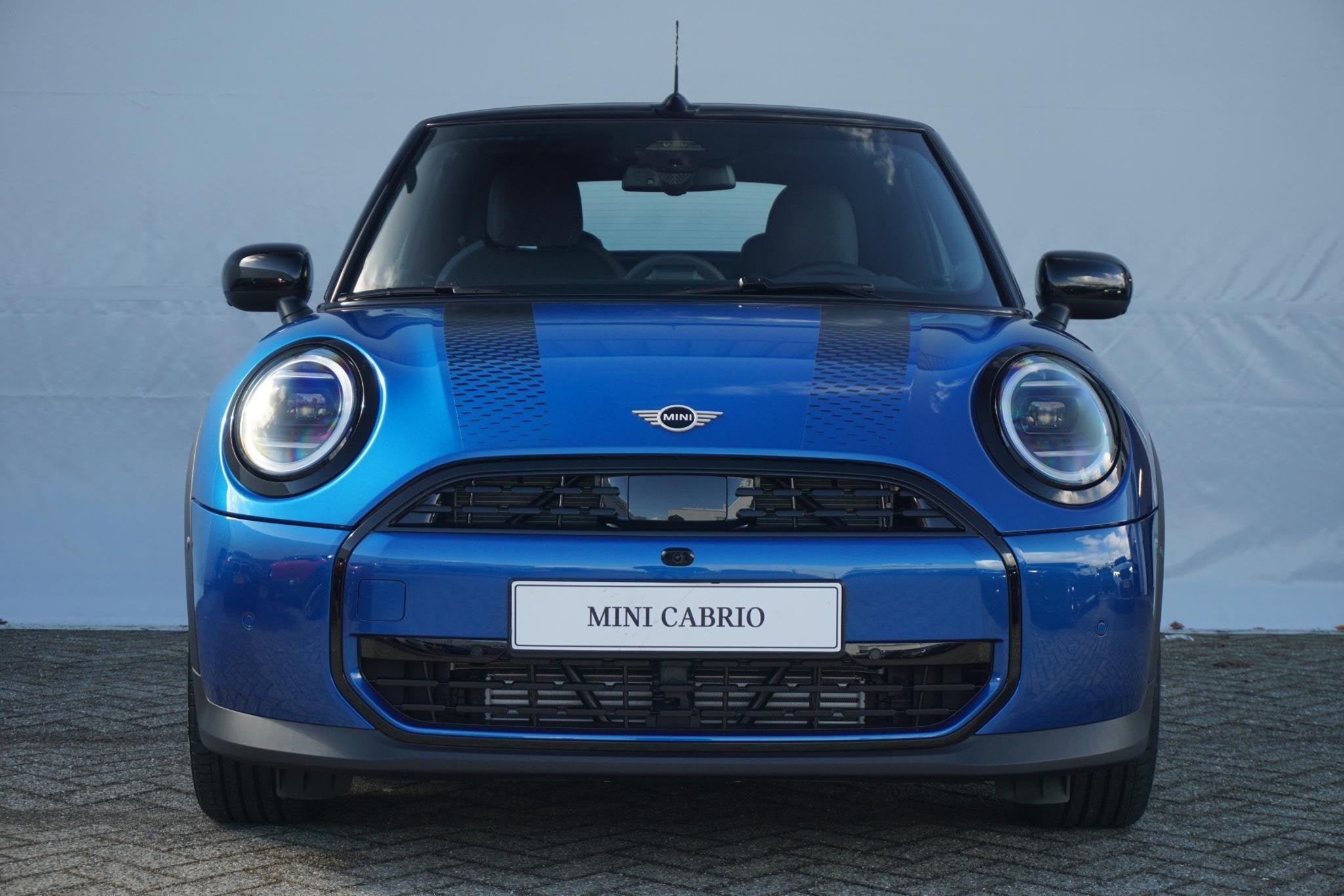 MINI Cabrio Cooper C | Classic Trim | Pakket L | Harman Kard, 1998 cc, 15 km/l, Cabriolet, Leder en Stof