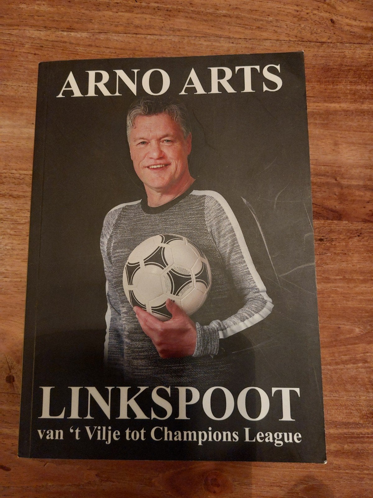 Boeken: Derksen & Linkspoot (Arno Arts) - Voetbal/Biografie, Ophalen of Verzenden