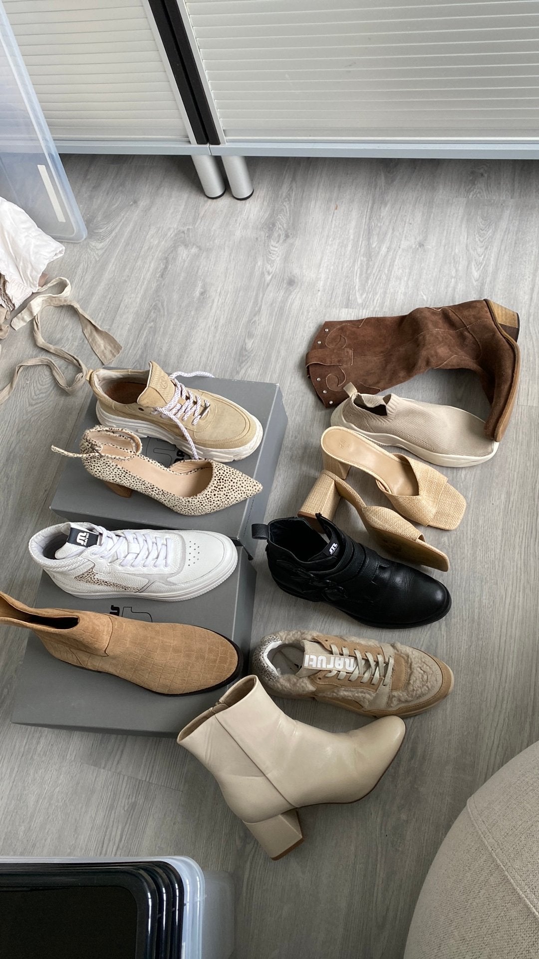 Partij dames Maruti / Sasha / ZUSSS etc schoenen en laarzen, Ophalen of Verzenden, Zo goed als nieuw, Beige, Lage of Enkellaarzen