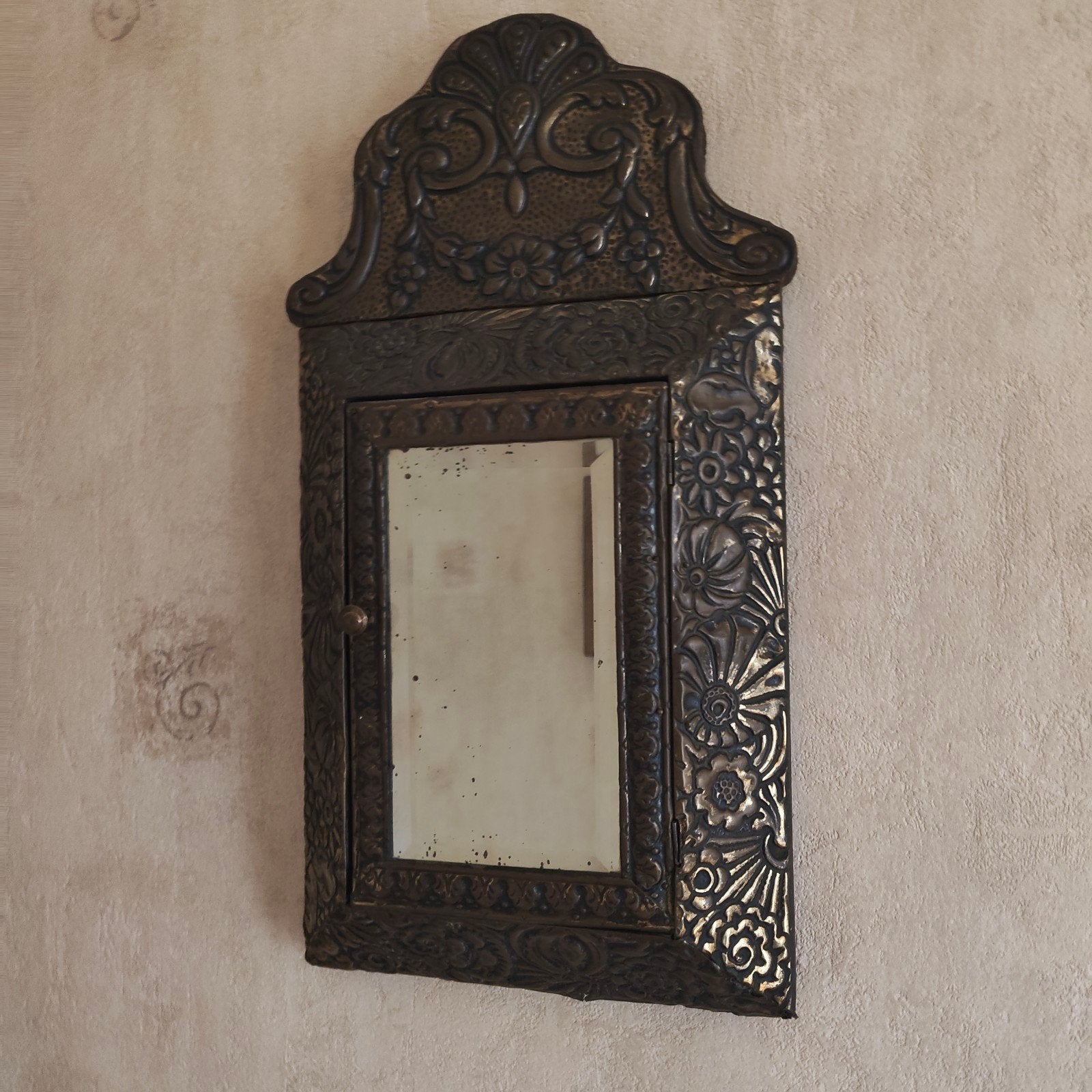 Oud decoratief borstelkastje met spiegeldeur, Antiek en Kunst, Ophalen, Rechthoekig, Minder dan 50 cm