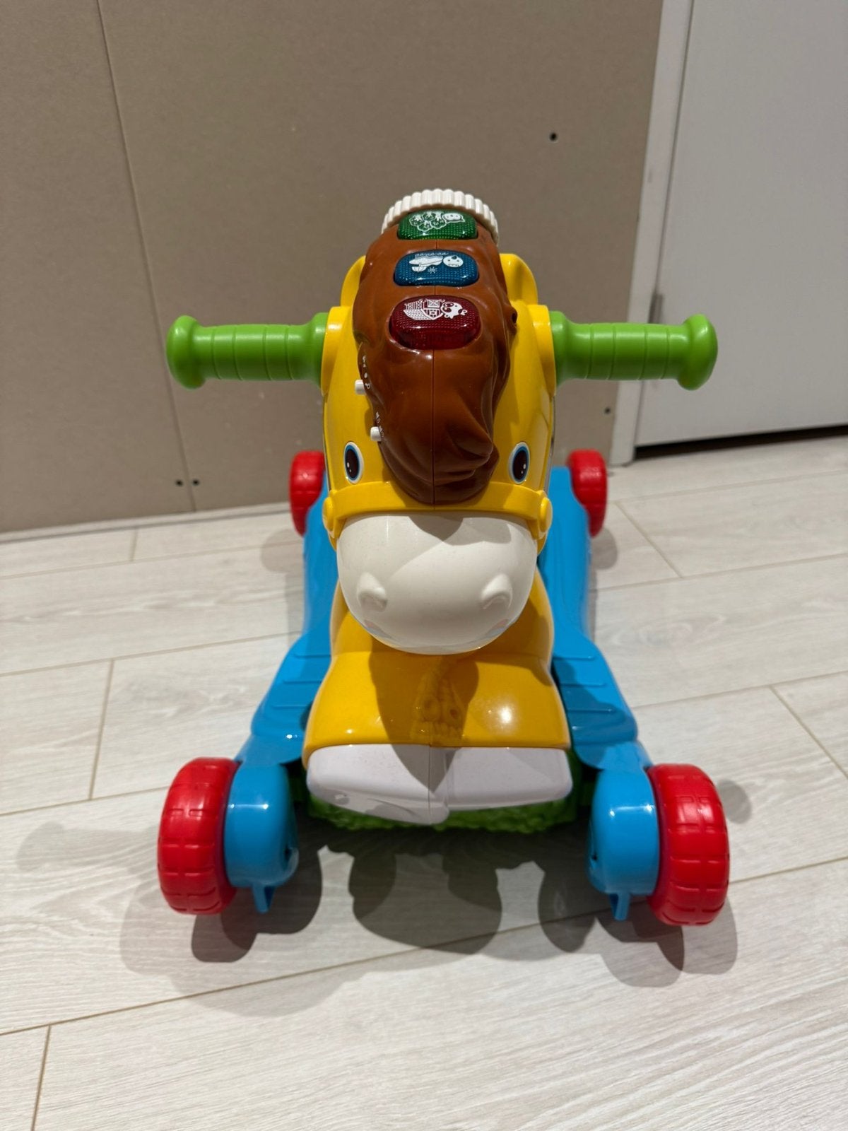 VTech Hobbel & Speel Eenhoorn / 2-in-1 Hobbelpaard Loopfiets, Ophalen, Zo goed als nieuw, 6 maanden tot 2 jaar