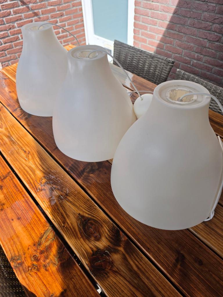 3x IKEA Melodi hanglampen - Wit, Huis en Inrichting, Lampen | Hanglampen, Ophalen, Kunststof, Gebruikt, Modern, Scandinavisch