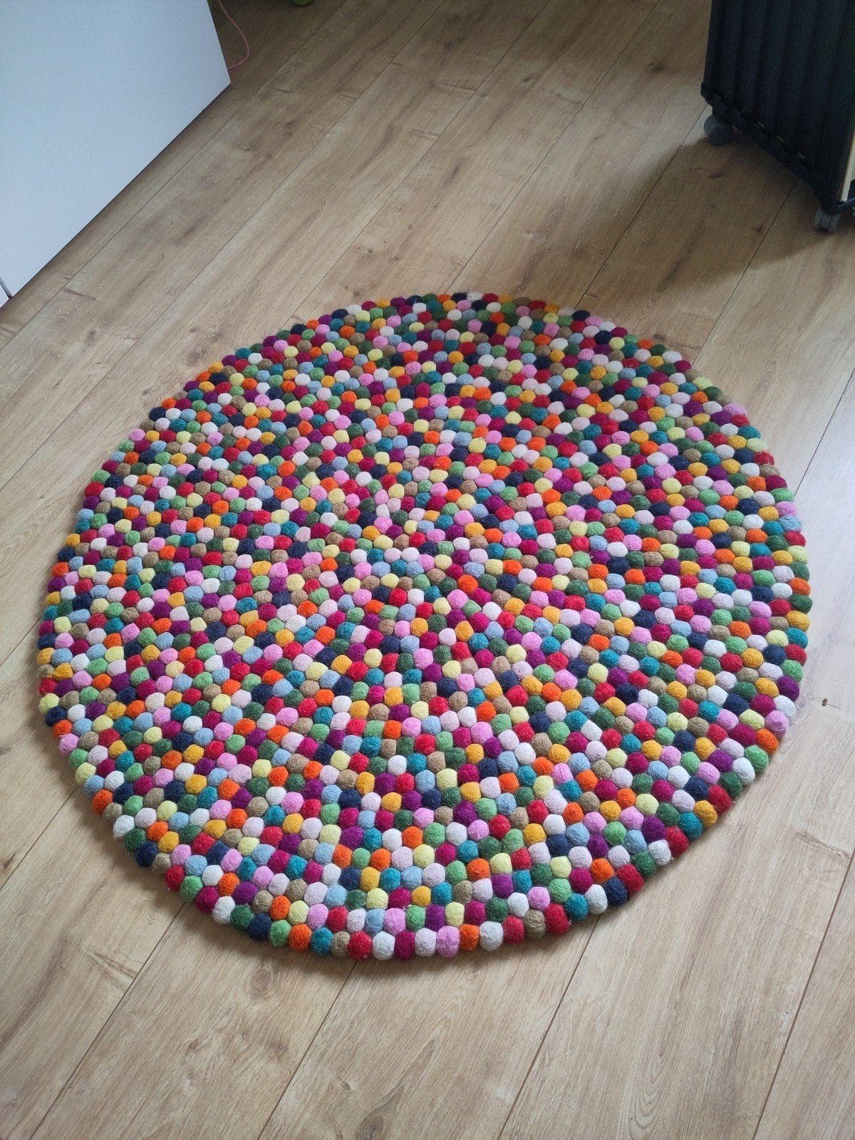 HAY Viltbal Tapijt - Rond, Kleurrijk, Ø 90 cm, Gebruikt, 50 tot 100 cm, Rond, Blauw