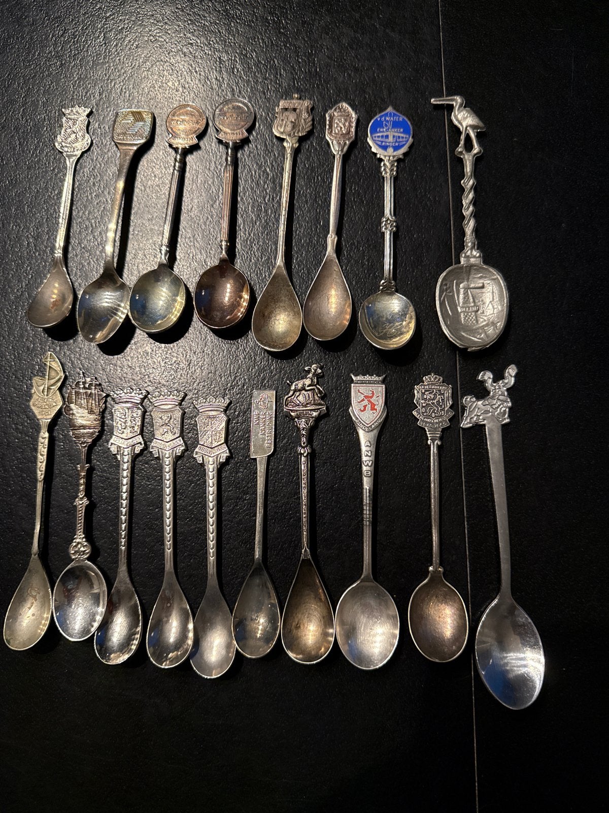 Diverse verzameling van bestek en souvenirlepels, Ophalen