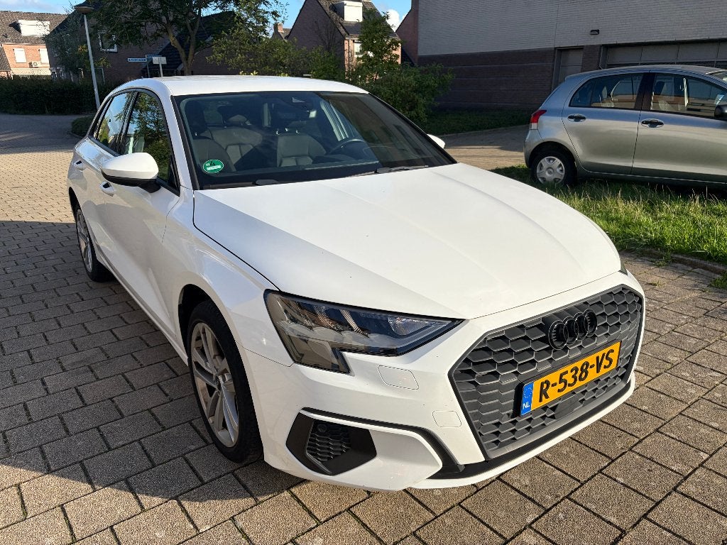 Audi A3 40 Tfsi e 204pk Phev S-tronic 2021 Wit, Auto's, Dealer onderhouden, Stof, Euro 6, 4 cilinders