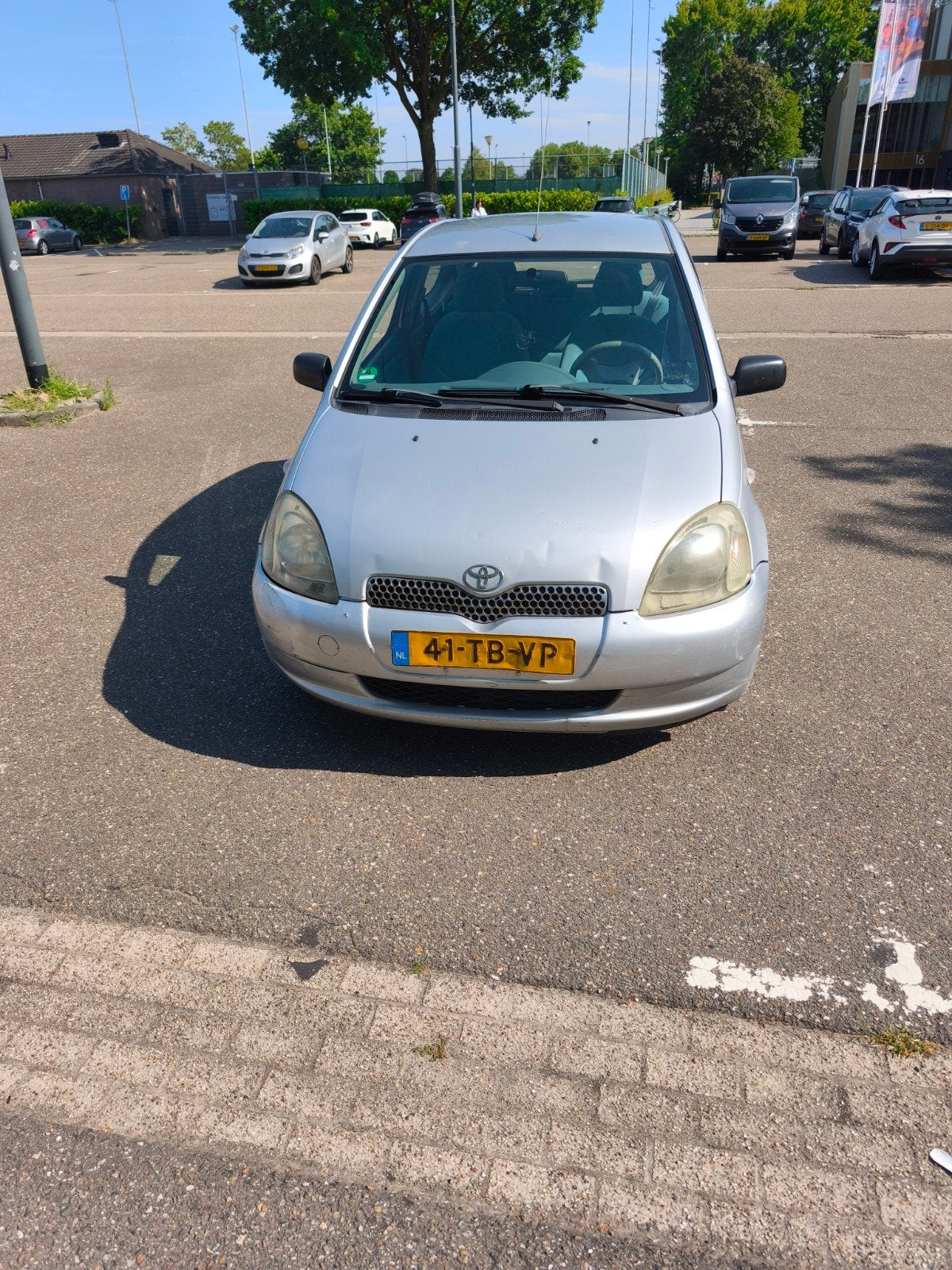 Toyota Yaris 1.0 16V Vvti 3DR SOL 2001 Grijs, Voorwielaandrijving, 4 cilinders, 850 kg, 400 kg