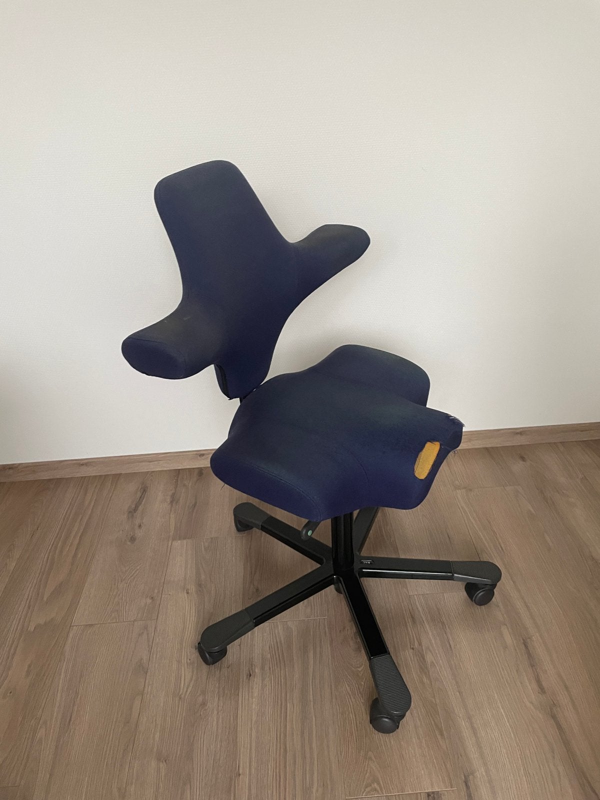 HAG capisco gebruikt, Huis en Inrichting, Bureaustoelen, Ophalen, Gebruikt, Blauw, Bureaustoel