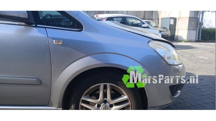 Scherm rechts-voor van een Opel Zafira (Z163), Gebruikt, -, -, Opel