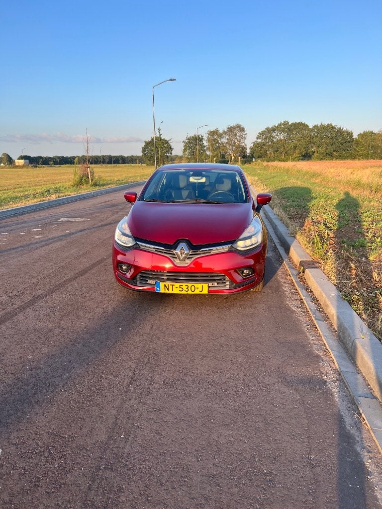 Renault Clio Energy TCe 90pk Eco2 S&S 2017 Rood, Auto's, Voorwielaandrijving, 898 cc, 49 €/maand, Origineel Nederlands