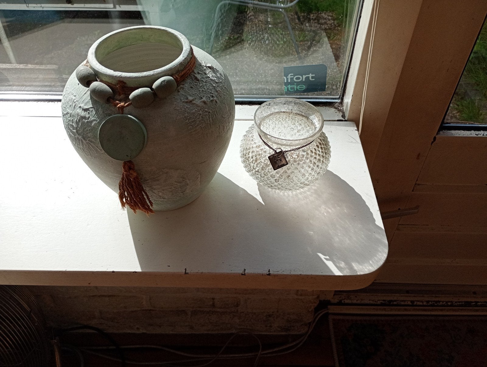 Gratis decoratieve vaas met kralen en kwastje, Ophalen, Overige materialen, Gebruikt, Met patroon/structuur