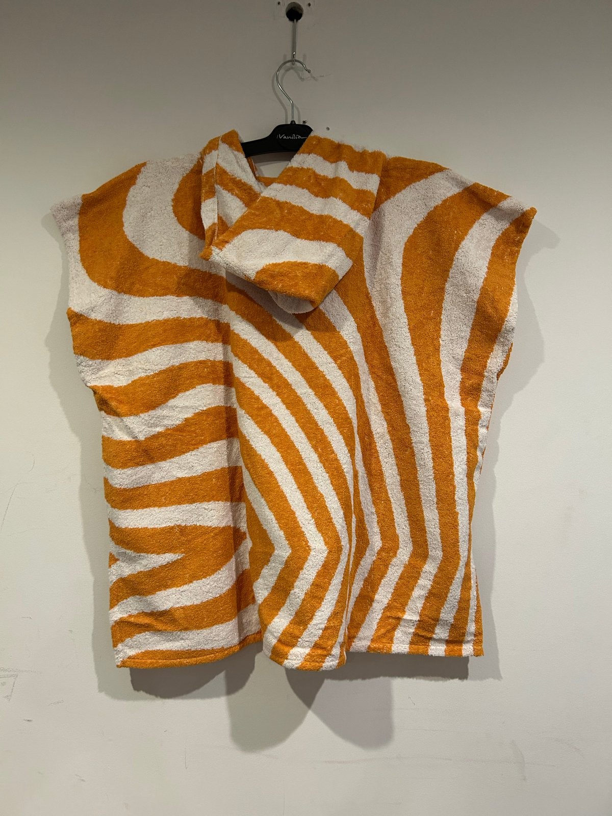 Nieuwe Beachwave badstof poncho met capuchon, oranje/crème, Ophalen of Verzenden, Nieuw, Oranje, Overige typen