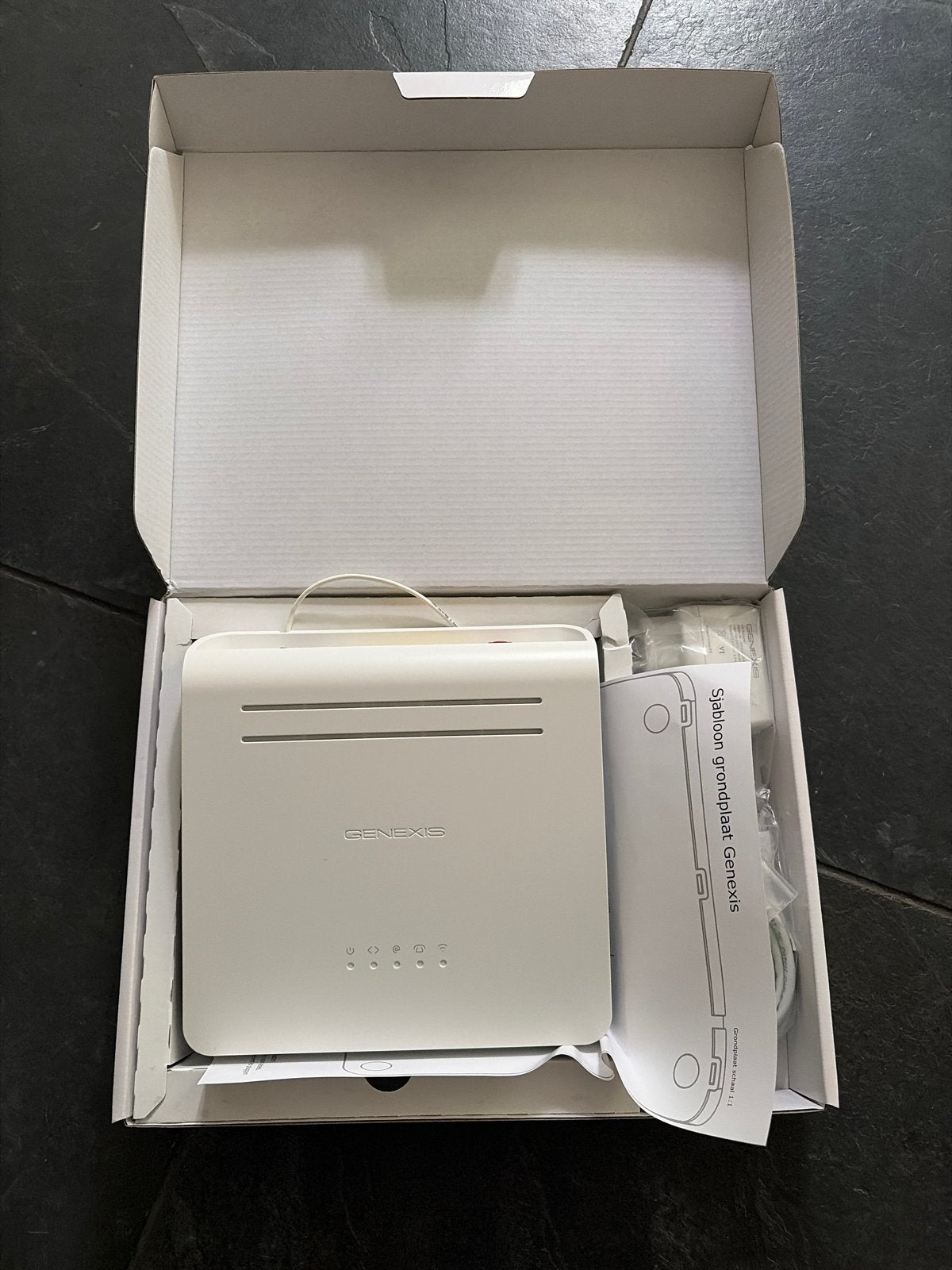 Nieuwe Genexis Platinum-7840 Router - Ongebruikt, Ophalen of Verzenden, Nieuw, Router