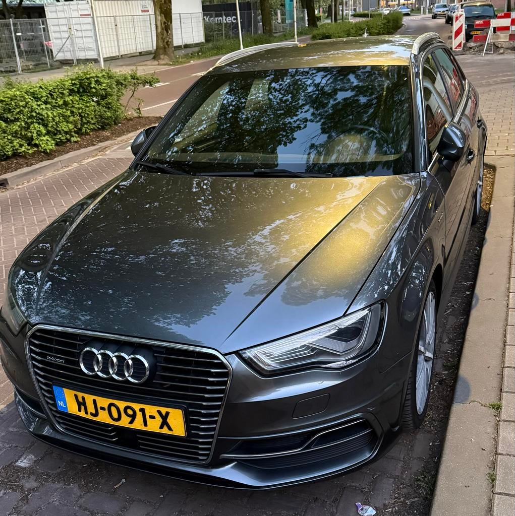 Audi A3 1.4 Tfsi 204pk E-tron Phev S Tronic 2015 Grijs, Auto's, Audi, 4 cilinders, 1395 cc, 149 pk, Zilver of Grijs