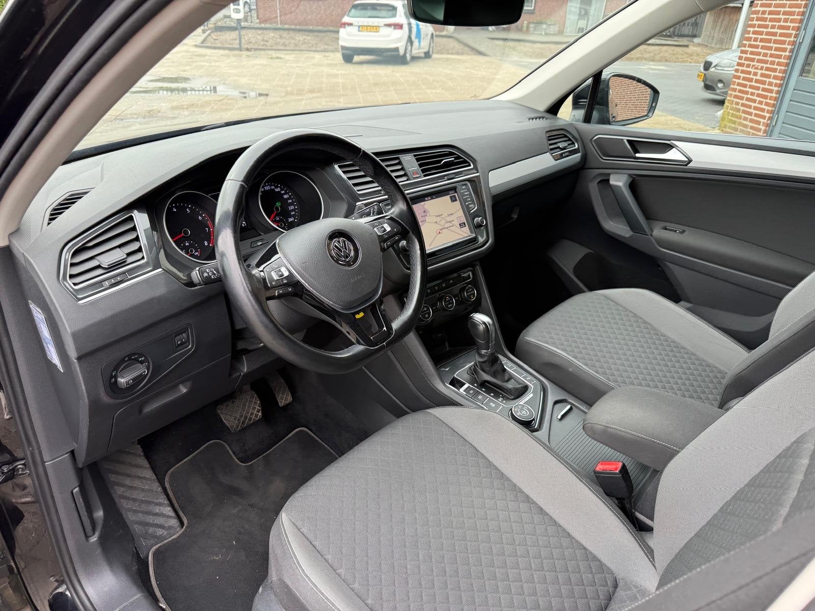 Volkswagen Tiguan 2.0 TSI 180PK 4Motion 4x4 Comfortline Auto, Automaat, Dealer onderhouden, Stof, Gebruikt