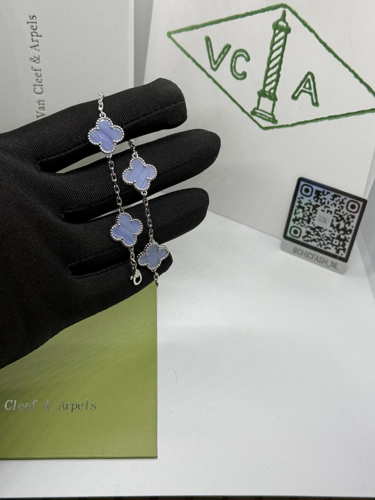 Van Cleef & Arpels Zilvere - Armband, Ophalen of Verzenden, Zo goed als nieuw, Goud