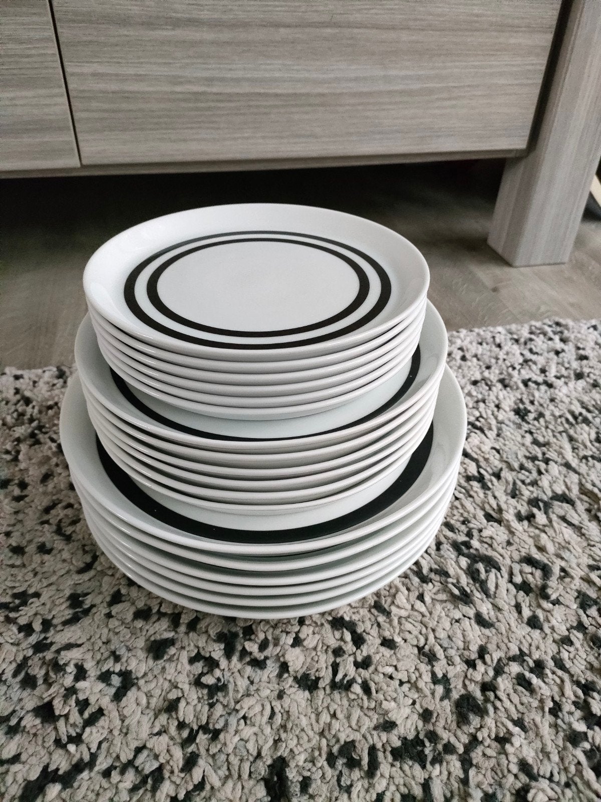 salt & pepper black of stripes servies nieuw, Ophalen, Nieuw, Bord(en), Overige stijlen