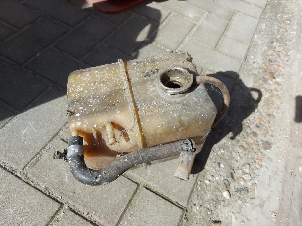 Expansietank koelwater tank mercedes 609d, Ophalen of Verzenden, Nieuw