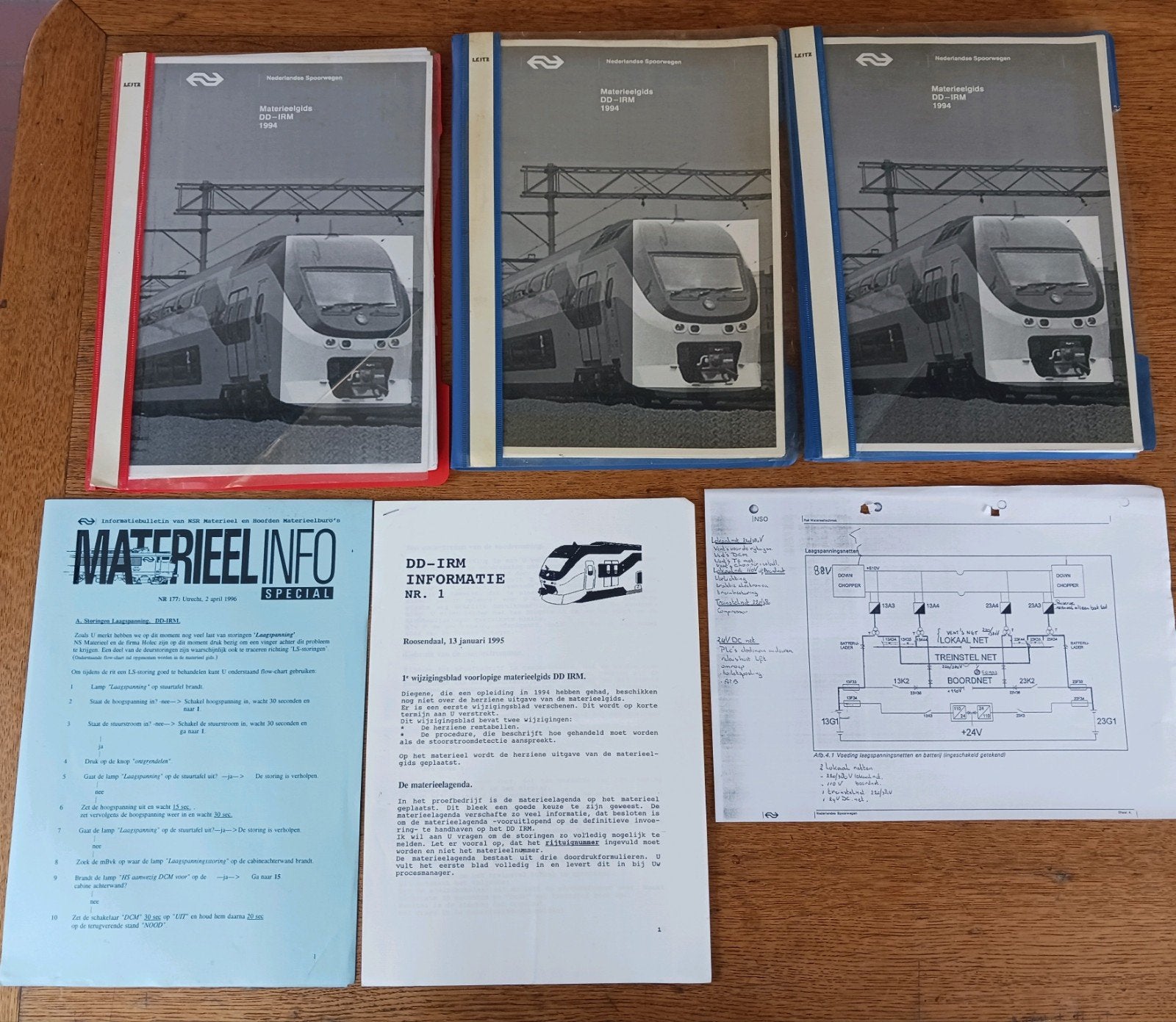 NS DD-IRM Documentatie - Gelders smalspoormuseum, Ophalen, Zo goed als nieuw, Trein, Overige typen