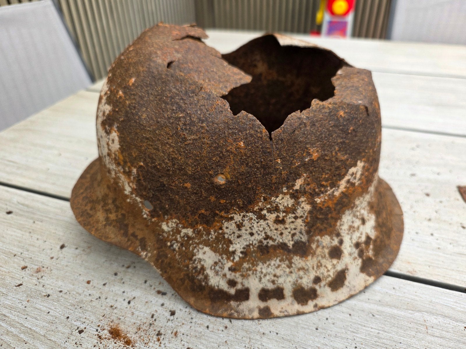 Duitse Helm WW2 Militaria Battle Damage, Verzamelen, Ophalen of Verzenden, Duitsland, Helm of Baret