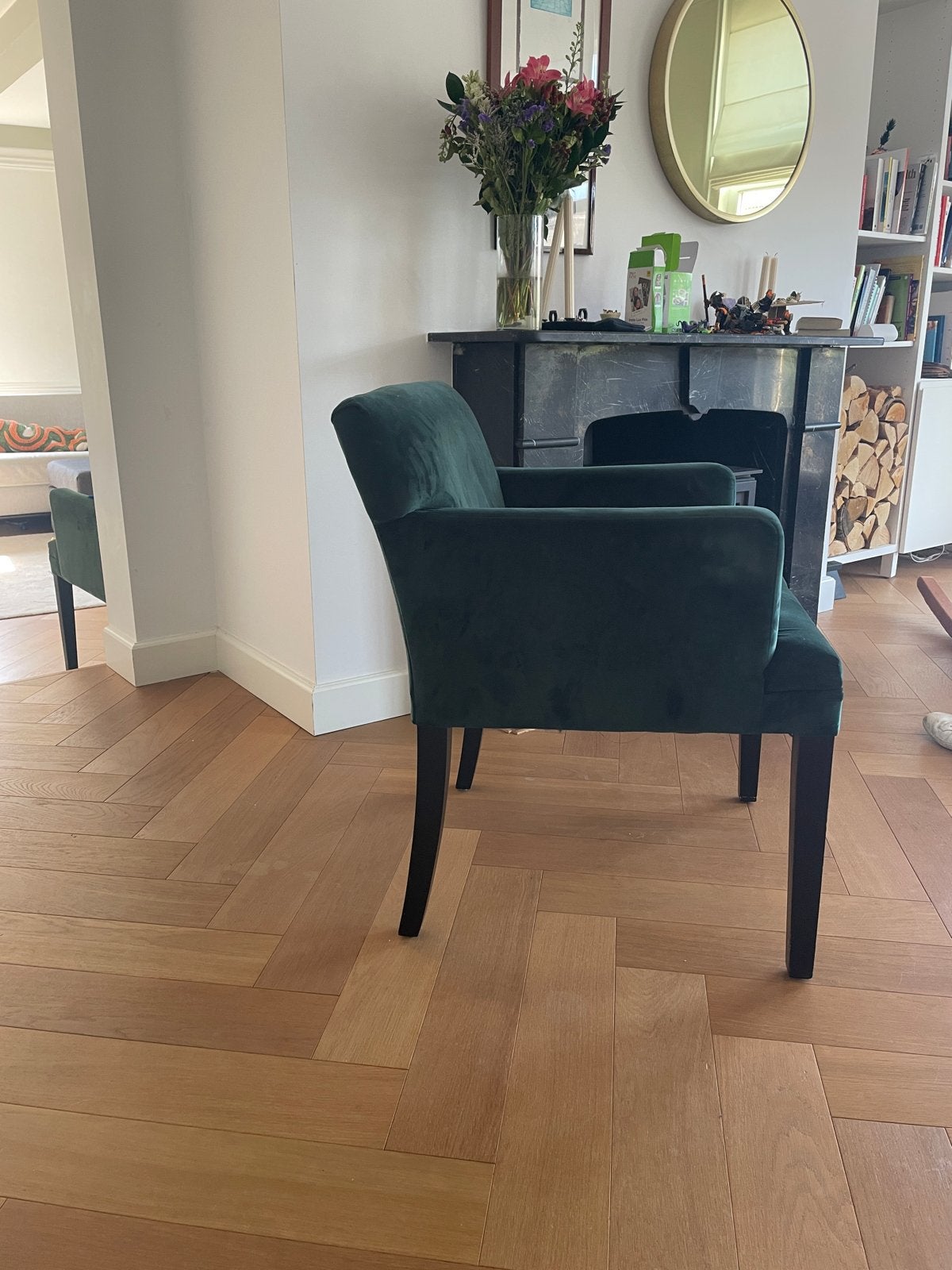 Donkergroene fluwelen stoel (2x) - 62x80x58 cm, Huis en Inrichting, Ophalen, Gebruikt, Overige kleuren, Eén
