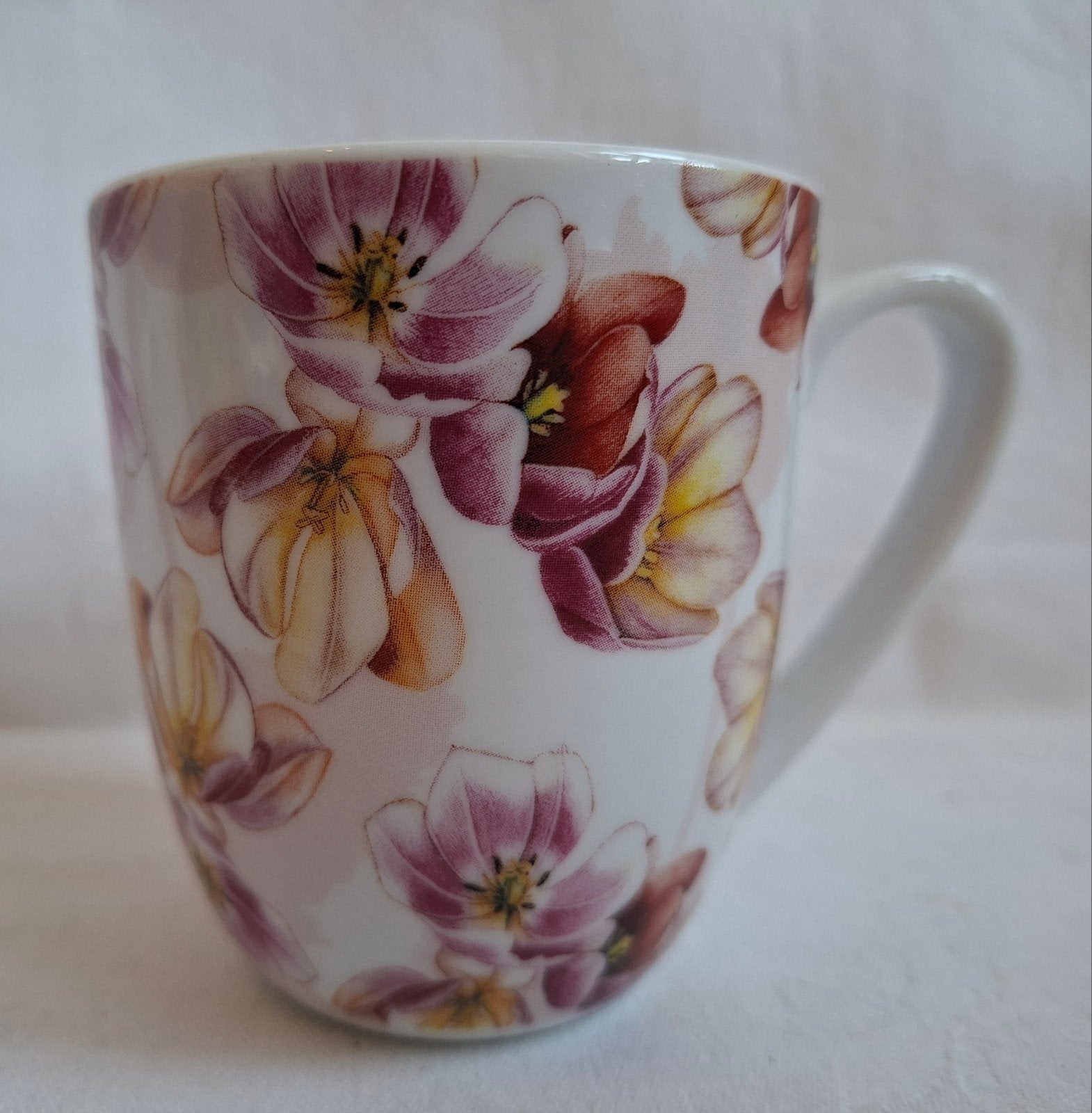 Marjolein Bastin mok Hallmark 2008 afbeelding Magnolia, Ophalen of Verzenden, Zo goed als nieuw, Overige stijlen, Kop(pen) en/of Schotel(s)