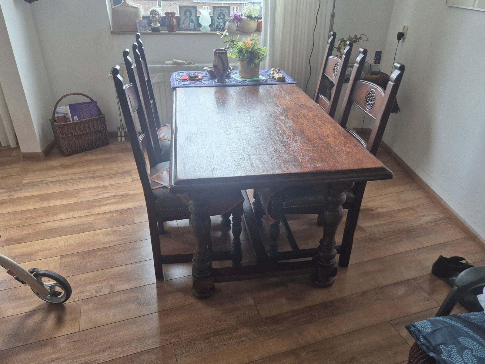 Eikenhouten eettafel met 4 gratis stoelen, Ophalen