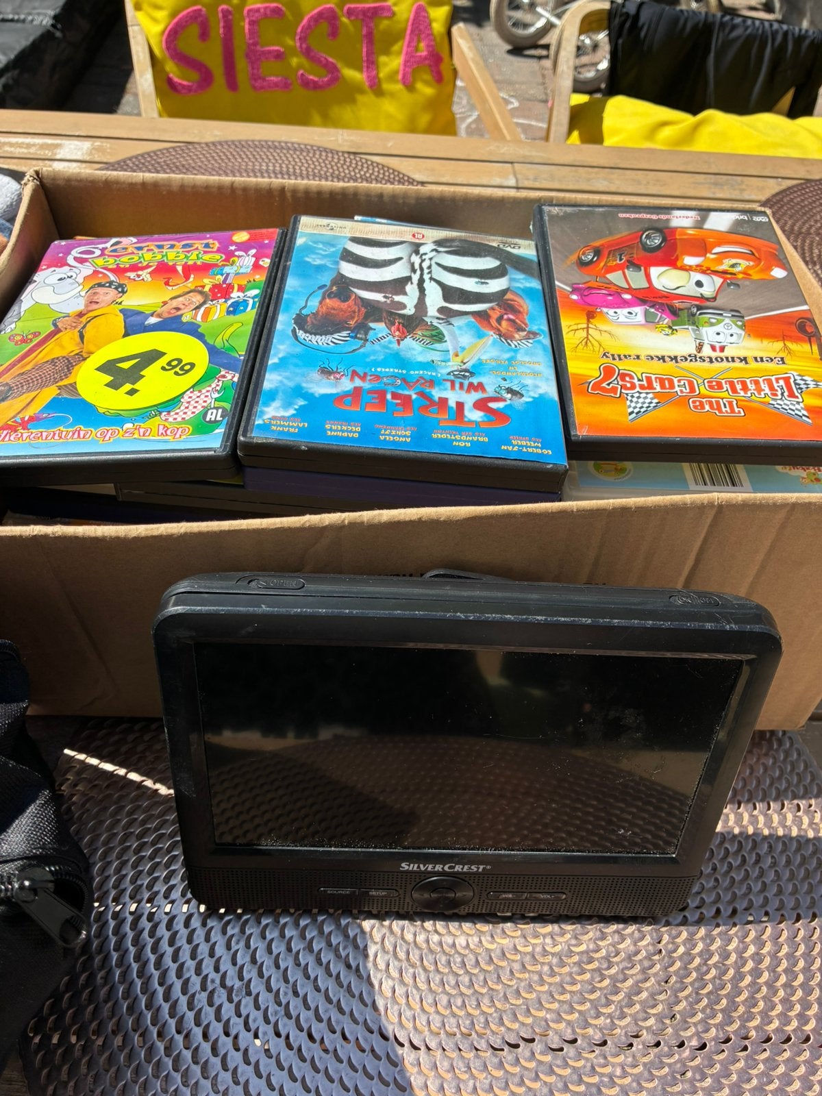 Auto schermen 2x met doos vol kinder dvd’s, Spelcomputers en Games, Spelcomputers | Nintendo Wii U, Ophalen, Gebruikt