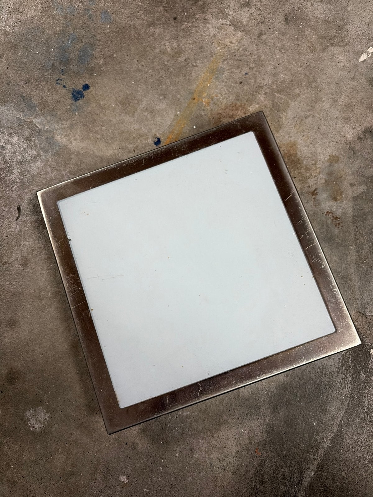 Moderne vierkante plafondlamp met metalen rand, Metaal, Wit, Overige merken, Gebruikt