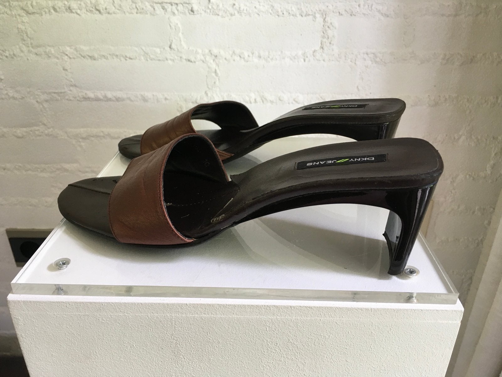 DKNY muiltje Donna Karan 39/40 BRONS, Ophalen of Verzenden, Zo goed als nieuw, Overige kleuren