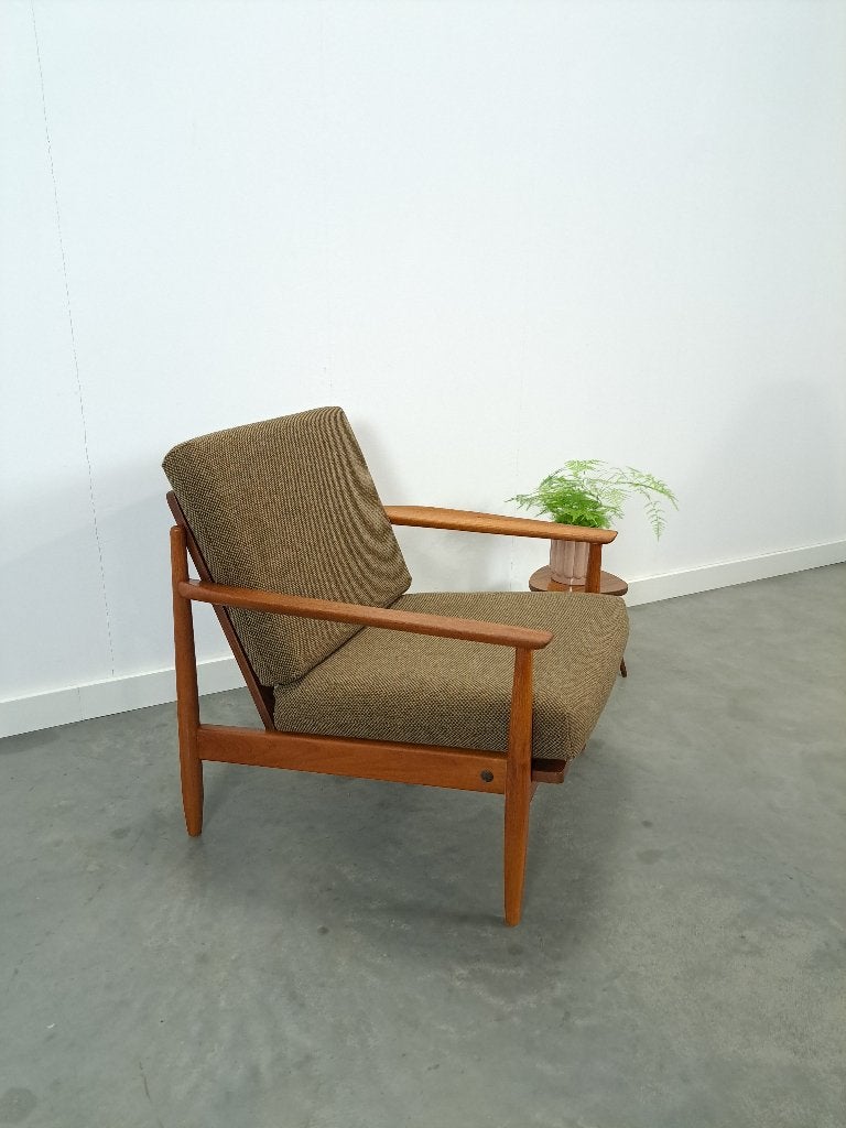 Teak Scandinavische fauteuil bruin stoffen kussens, stoel 2, Gebruikt, Bruin, Ophalen of Verzenden, Stof