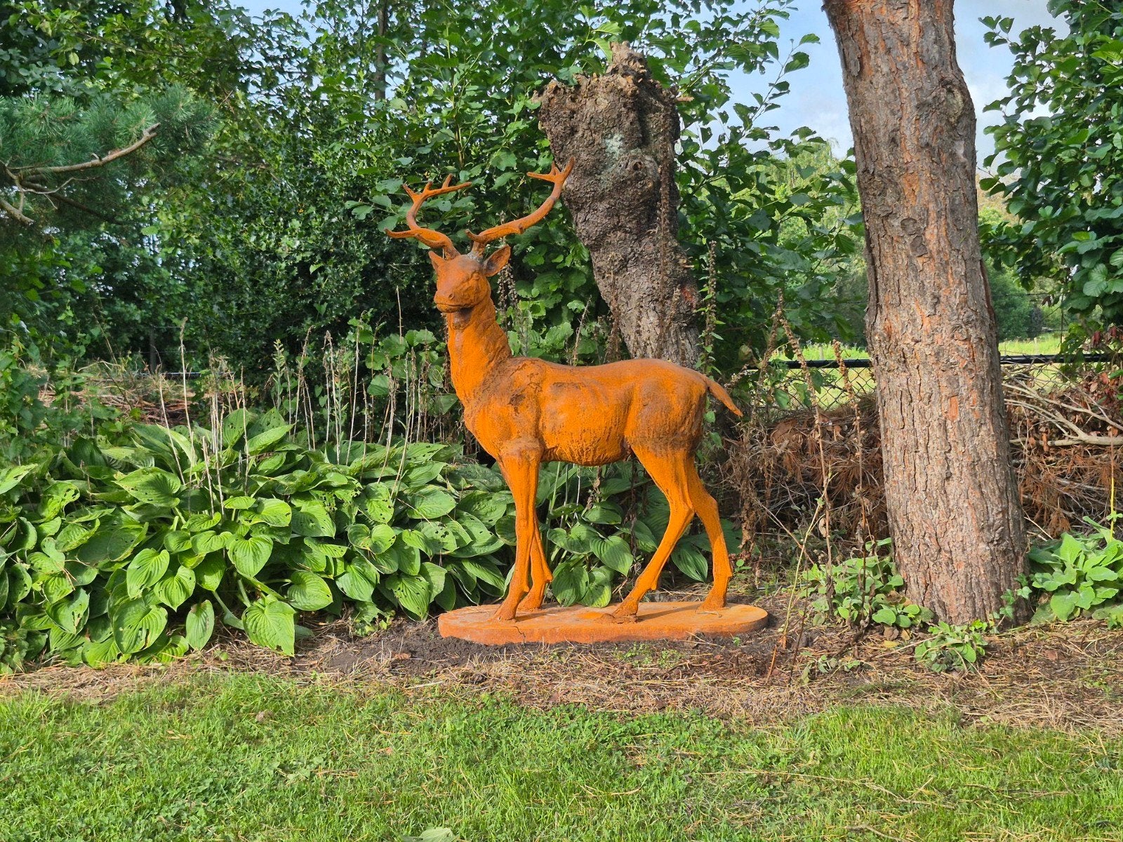 Grote  gietijzeren beelden ..hert . stier  .paard, Tuin en Terras, Ophalen of Verzenden, Gebruikt, Metaal, Dierenbeeld