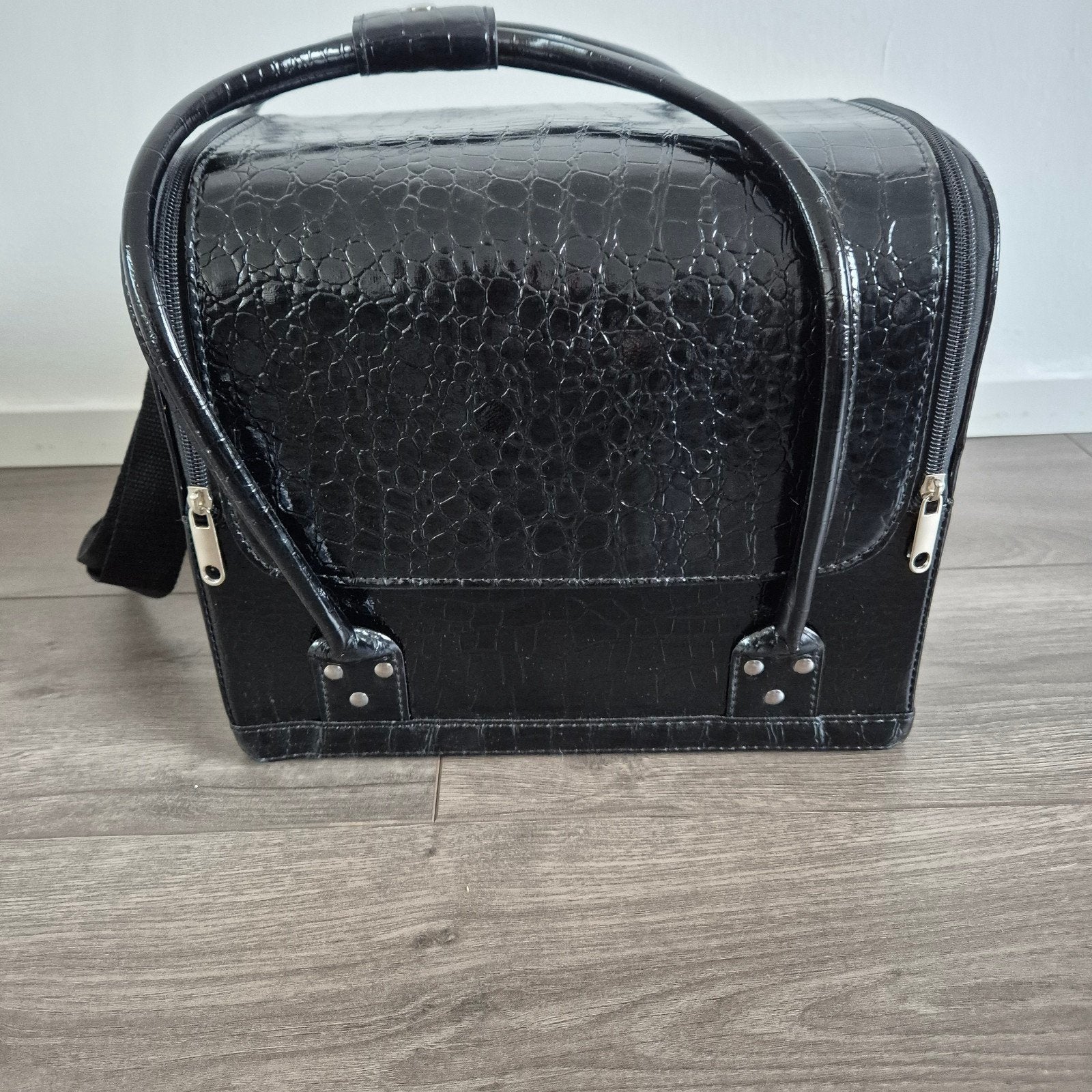 Zwarte uitklapbare koffer voor kapsters/visagisten, Sieraden, Tassen en Uiterlijk, Beautycases, Ophalen