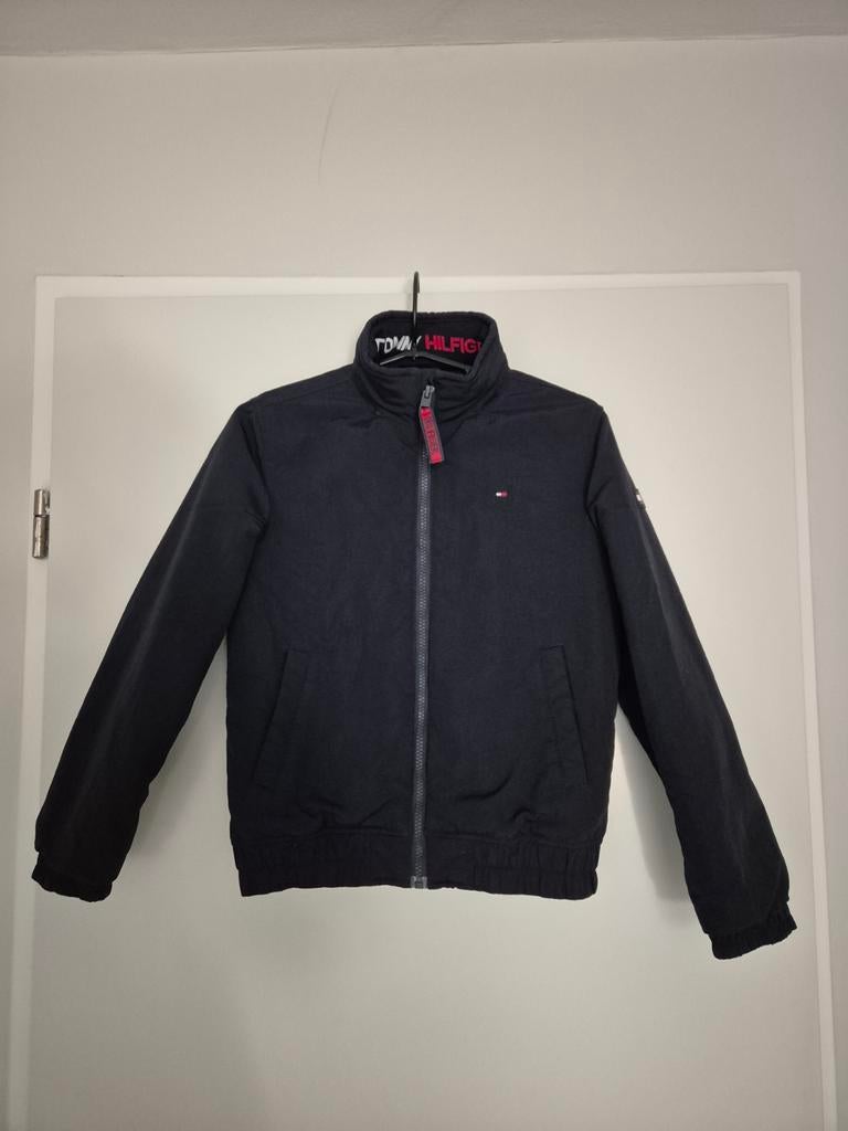 Tommy hilfiger jas winterjas tussenjas jack blauw mt 140, Ophalen of Verzenden, Zo goed als nieuw, Jongen, Jas