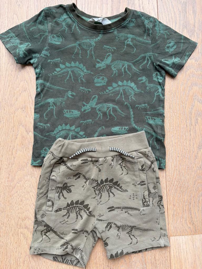 Set shirt short Dirkje H&M mt 98/104 dino netjes, Ophalen of Verzenden, Gebruikt, Jongen, Setje