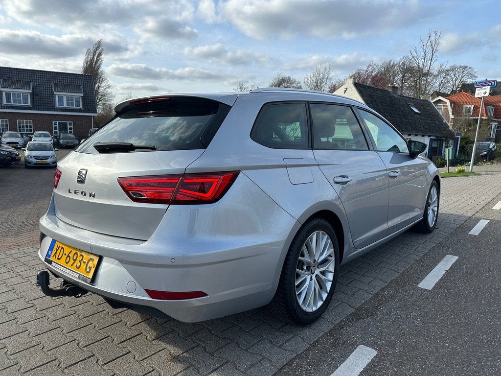 Seat Leon ST 1.0 EcoTSI Style Business Intense, Trekhaak, Le, Auto's, Stof, Gebruikt, Met garantie (alle), Leon