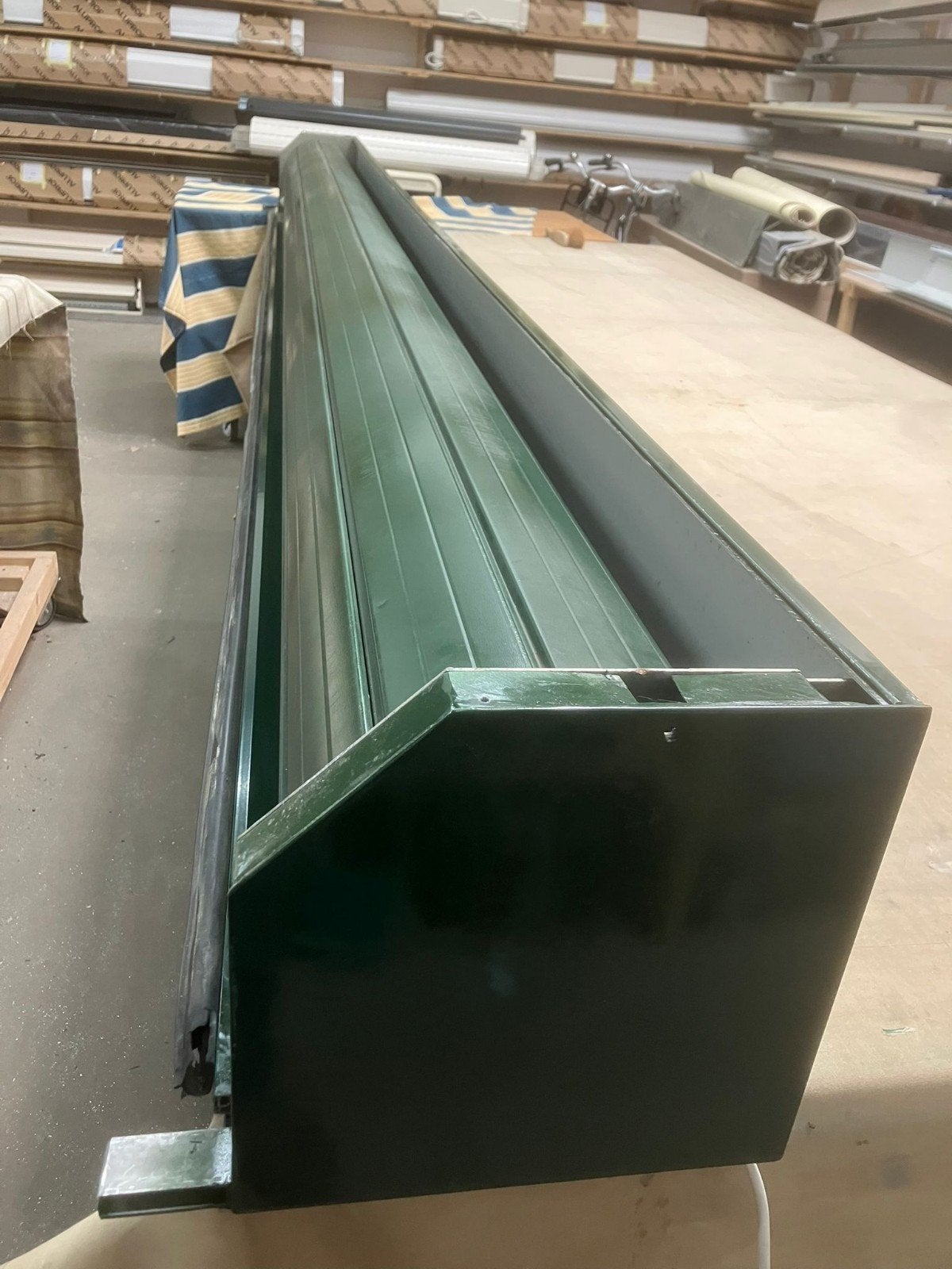 Rolluik,deur,garage extra sterk 423cm breed x  288cm hoog, Doe-het-zelf en Verbouw, Rolluiken, Ophalen, Overige kleuren, 200 cm of meer