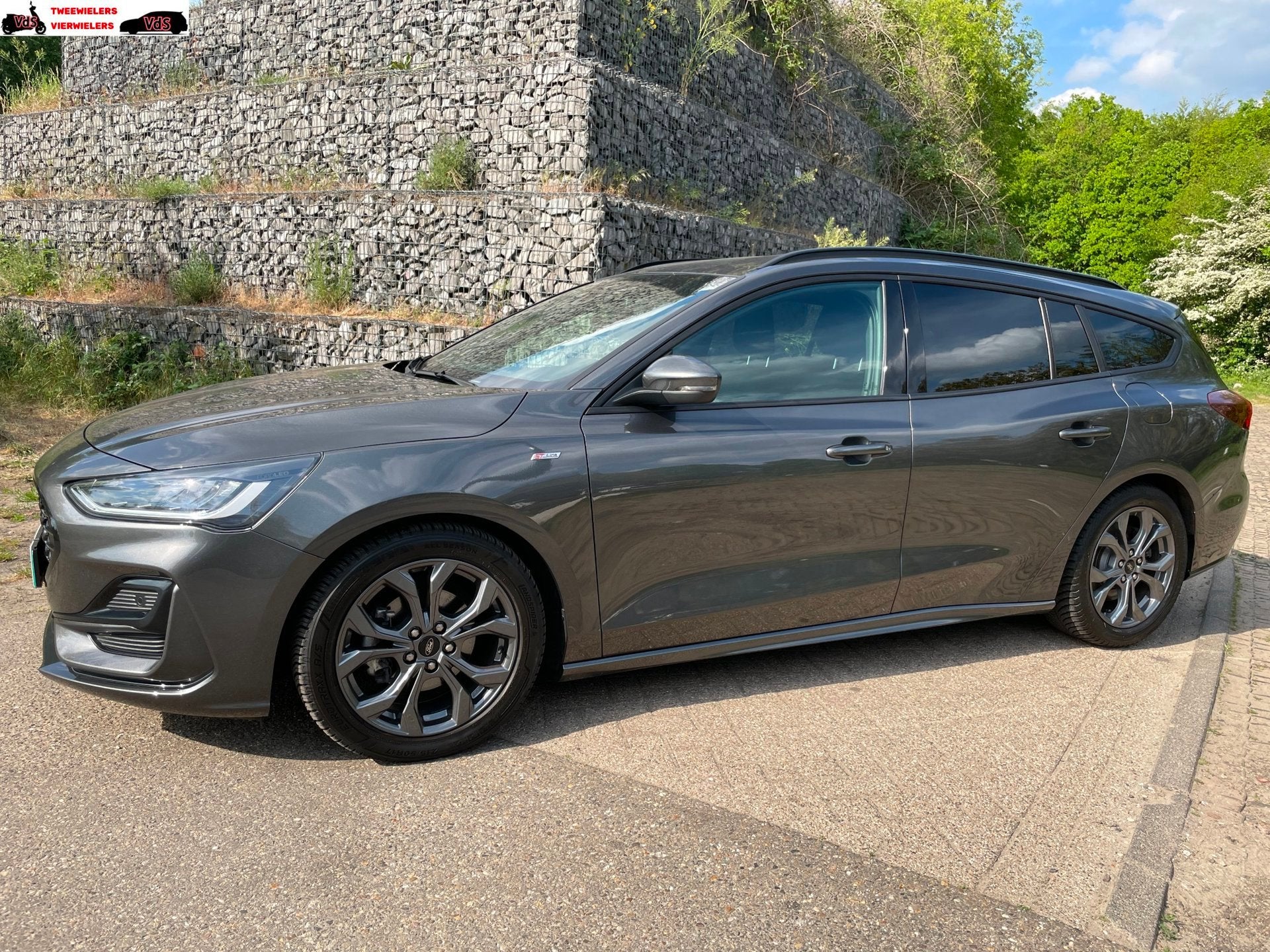Ford Focus 1.0 EcoBoost Hybrid ST Line CarPlay Virtual Drive, Auto's, Stof, Gebruikt, 19 km/l, 3 cilinders